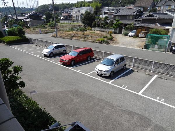 神戸市西区池上マンション 駐車場