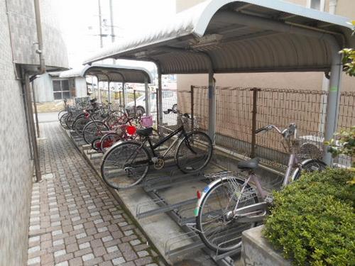 メゾンド・ソレーユ 駐車場