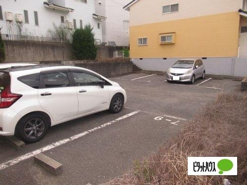 神戸市西区大津和テラスハウス 駐車場