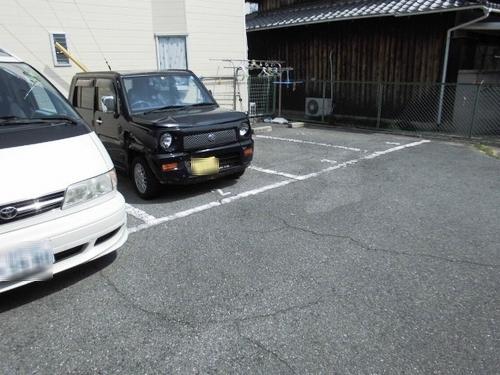 神戸市西区伊川谷町潤和テラスハウス 駐車場