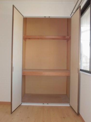 神戸市西区玉津町出合アパート 収納