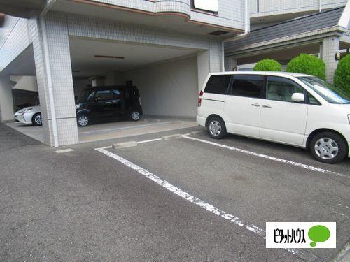 三幸フェニックス（106） 駐車場