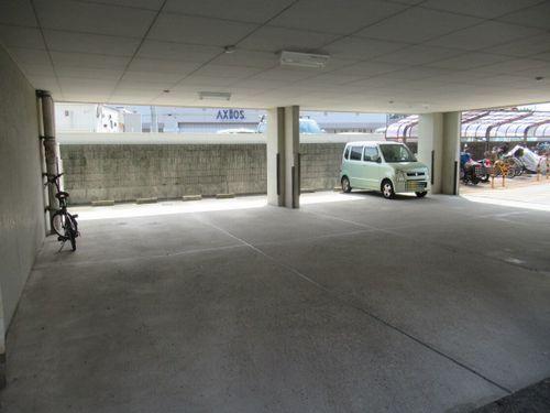 明石市魚住町清水マンション 駐車場