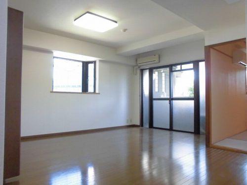神戸市西区南別府マンション リビング
