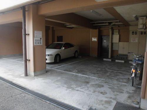 神戸市西区王塚台マンション 駐車場