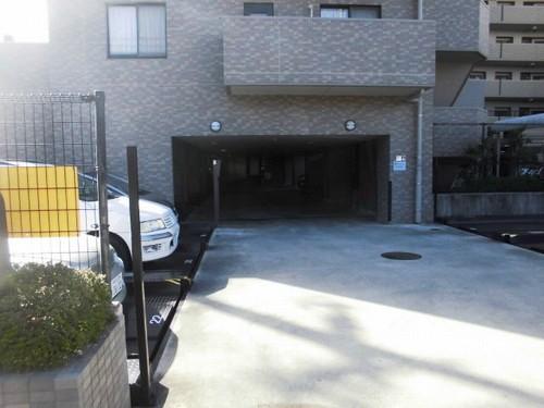 明石市野々上マンション 駐車場