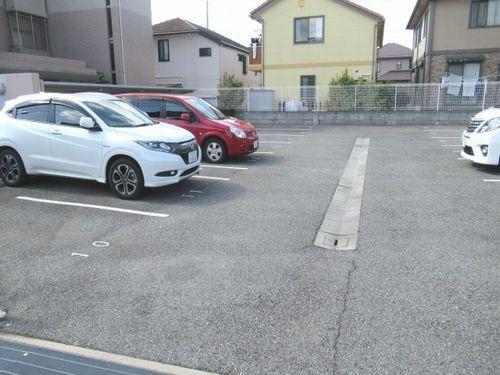 神戸市西区小山マンション 駐車場