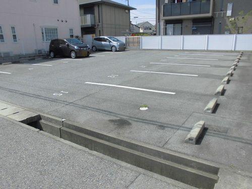 神戸市西区二ツ屋アパート 駐車場