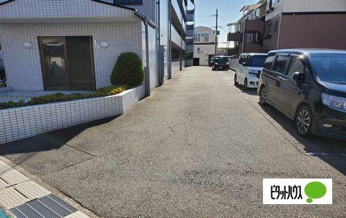 明石市小久保マンション 駐車場