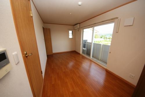 神戸市西区押部谷町西盛アパート リビング