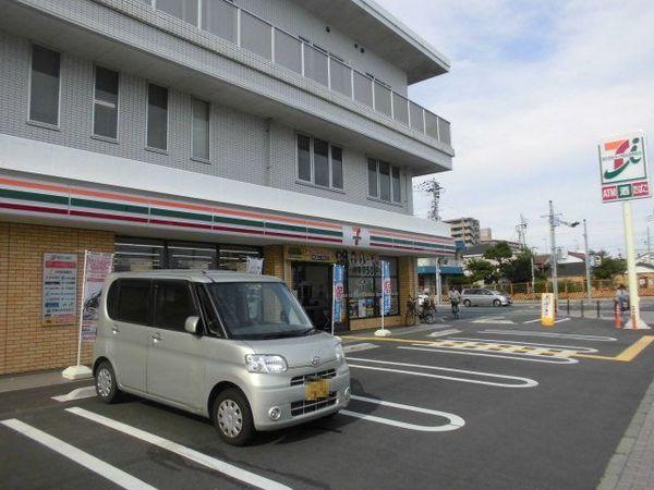 セブンイレブン明石林崎店：297m