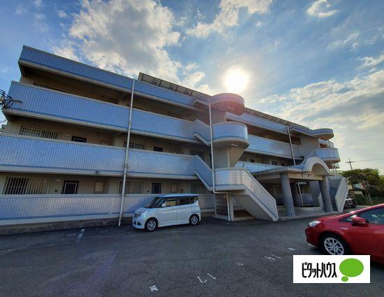 神戸市西区王塚台マンション 駐車場