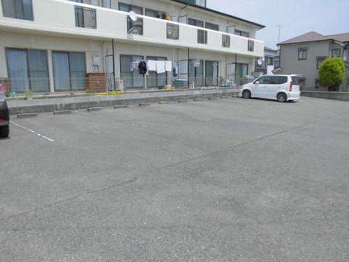 神戸市西区中野アパート 駐車場
