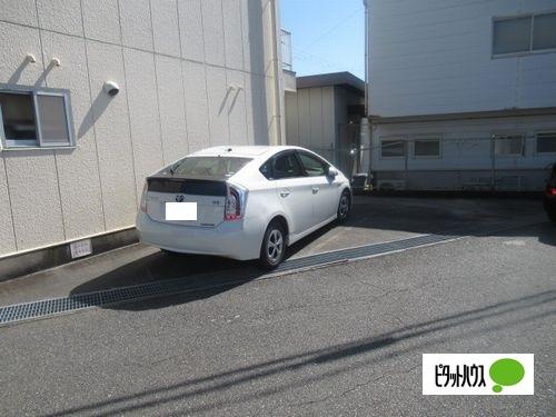 神戸市西区北別府マンション 駐車場