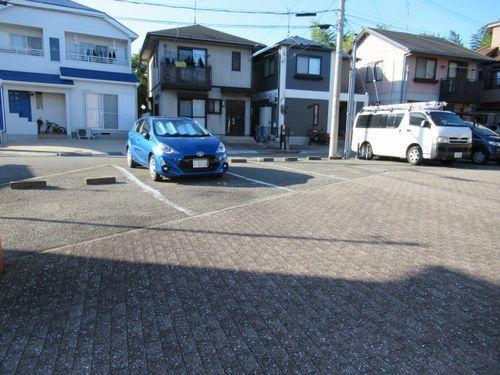 神戸市西区伊川谷町別府アパート 駐車場
