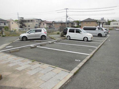 ハイツ深喜 駐車場