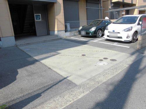 神戸市西区玉津町二ツ屋アパート 駐車場