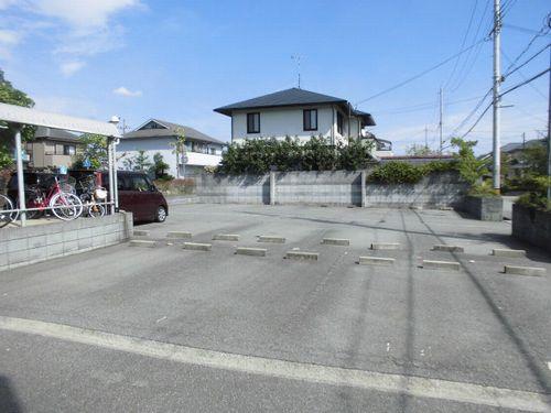 神戸市西区宮下マンション 駐車場