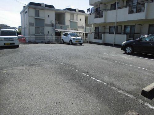 神戸市西区北別府マンション 駐車場