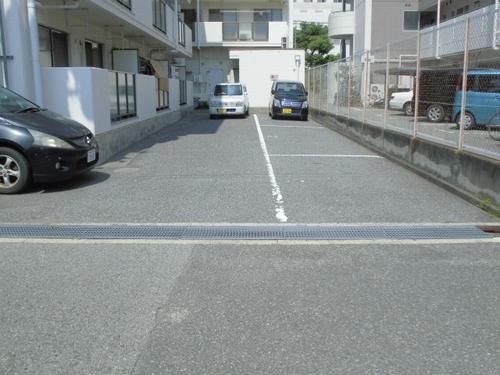 明石市大道町マンション 駐車場