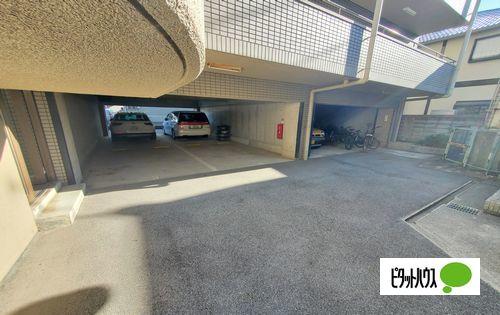 明石市西明石北町マンション 駐車場