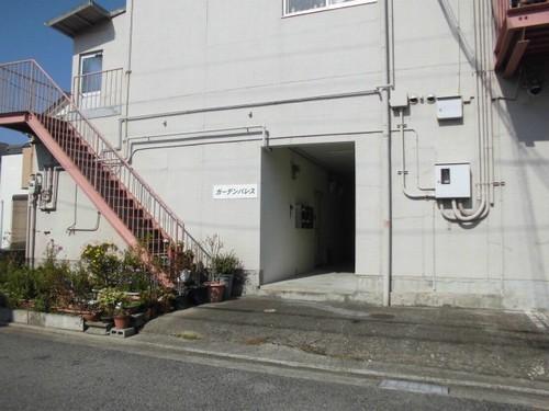 明石市西明石町アパート エントランス