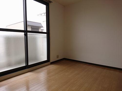 明石市北王子町アパート リビング
