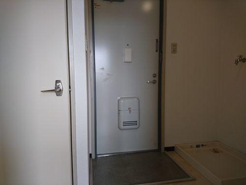 明石市北王子町アパート 玄関