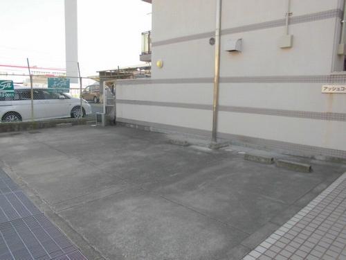 神戸市西区持子マンション 駐車場