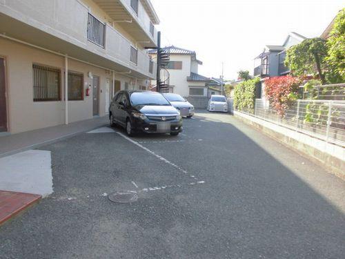 神戸市西区北別府マンション 駐車場