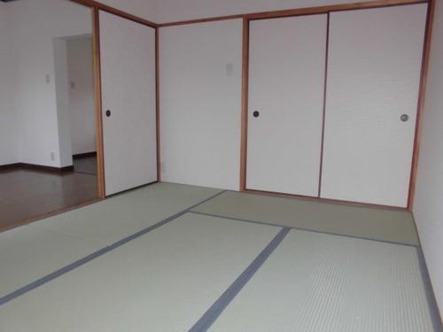 ハイツ秋定Ⅱ 収納