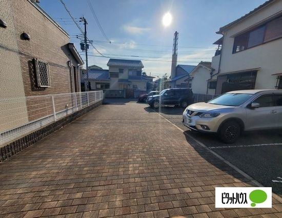 明石市日富美町アパート 駐車場