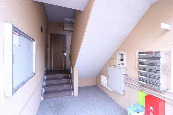 神戸市西区玉津町二ツ屋アパート エントランス