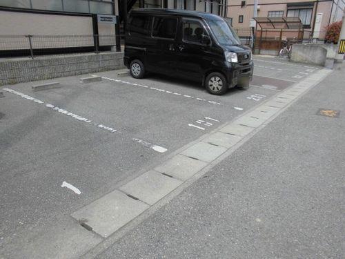 神戸市西区二ツ屋アパート 駐車場