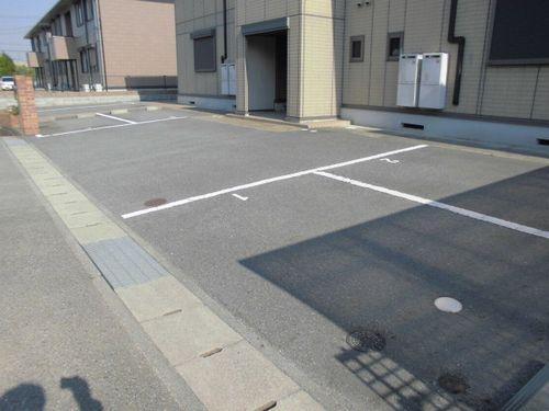 神戸市西区二ツ屋アパート 駐車場