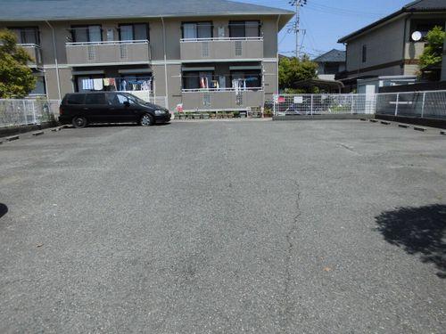神戸市西区宮下アパート 駐車場