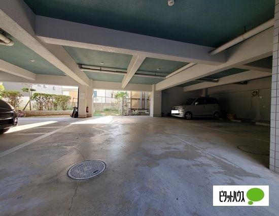 明石市魚住町西岡マンション 駐車場