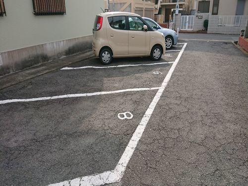 明石市硯町マンション 駐車場