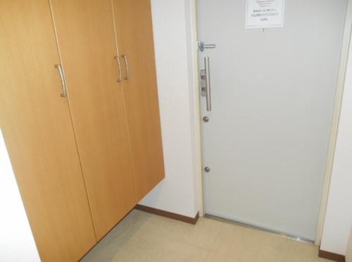 神戸市西区伊川谷町別府マンション 玄関