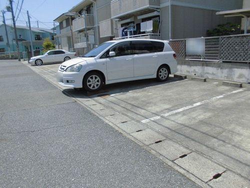 神戸市西区南別府アパート 駐車場