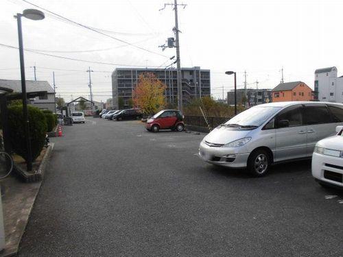 明石市大久保町松陰アパート 駐車場