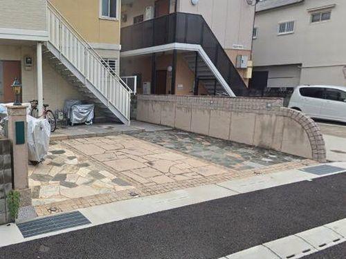 明石市北王子町アパート 駐車場