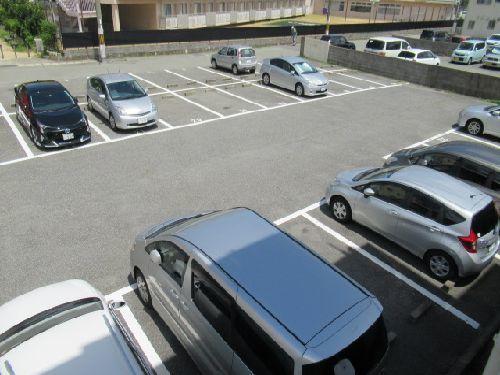 明石市別所町マンション 駐車場