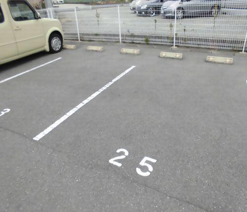ユニヴェール　林崎松江 駐車場