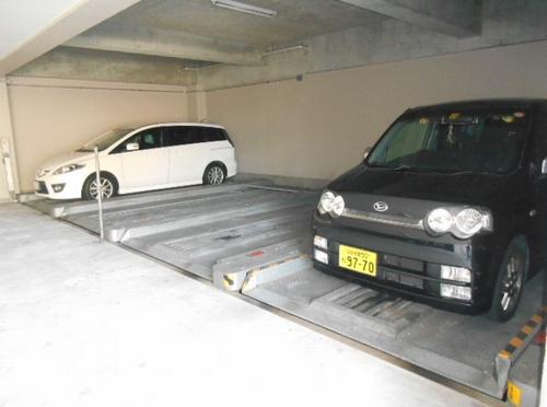 エクセレント今寺 駐車場