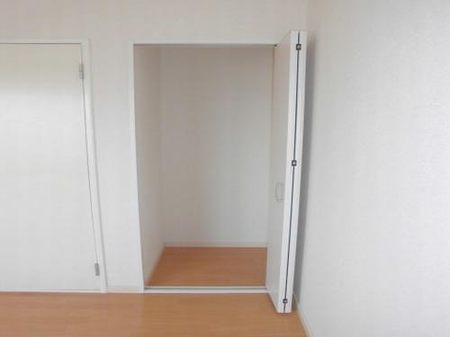 明石市西新町アパート 収納