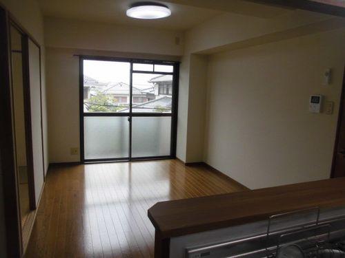 神戸市西区伊川谷町潤和マンション リビング