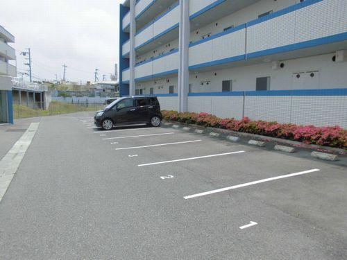 神戸市西区玉津町出合マンション 駐車場