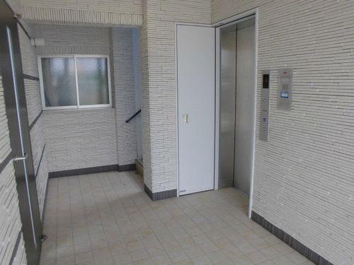 神戸市西区玉津町出合マンション エントランス