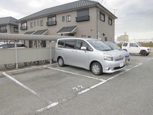 レークサイドタウン 駐車場